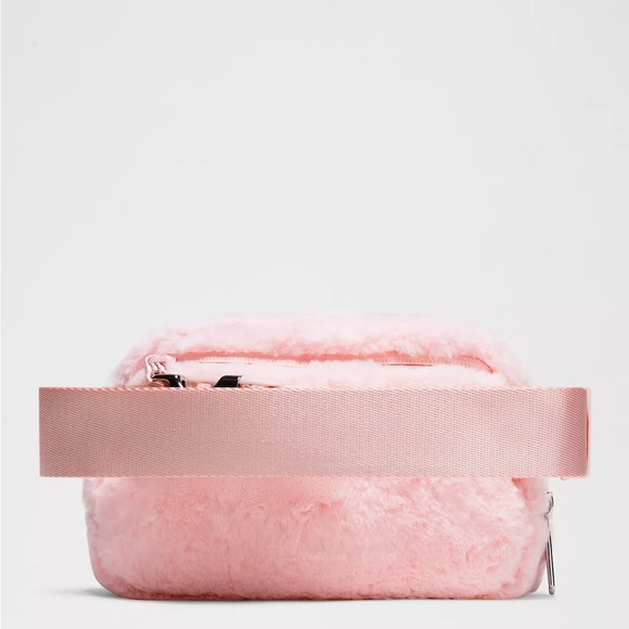 Lululemon Everywhere Belt Bag Plush Fleece- Strawberry Milkshake - Picture 3 of 6